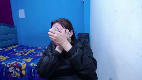 Snapshot of carolinhe_ chatting on 7, 7, 2026 Carolinhe online show from 7, 7, 2026