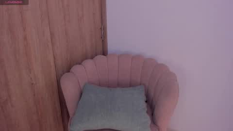 carolinna_ online show from 6, 11, 2025