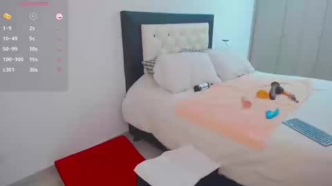 CarolinneFiotti online show from 9, 9, 2025