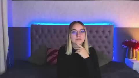 CarollFlexx online show from 6, 11, 2025