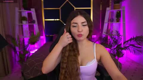 Snapshot of carollynee chatting on 16, 12, 2025 carollynee online show from 16, 12, 2025