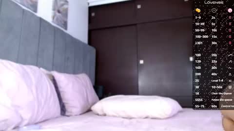 Carolinne online show from 4, 2, 2025