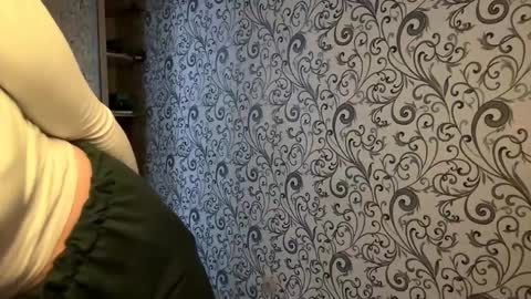 Snapshot of carolynshadburn chatting on 11, 11, 2025 Karalina online show from 11, 11, 2025