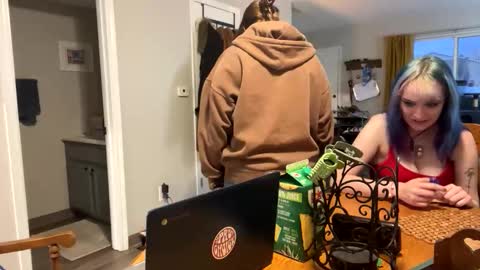 carpetmunchers online show from 9, 4, 2026