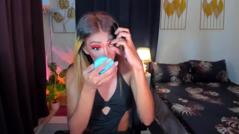 casandrawilson online show from 19, 10, 2025