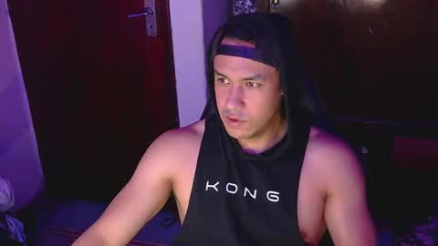 Snapshot of casas_oom chatting on 1, 3, 2025 online show from 1, 3, 2025