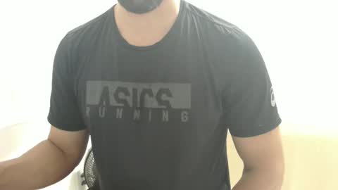 Snapshot of cashmastermuscle77 chatting on 2, 1, 2025 cashmastermuscle77 online show from 2, 1, 2025