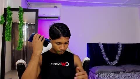 Snapshot of cassian_gold chatting on 20, 12, 2025 CASSIAN GOLD online show from 20, 12, 2025