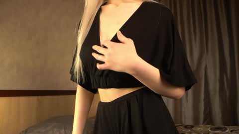 Cassie online show from 2, 2, 2025