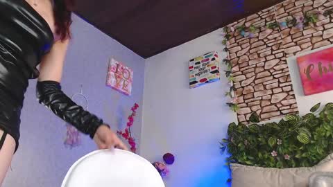 Casie  online show from 18, 12, 2024