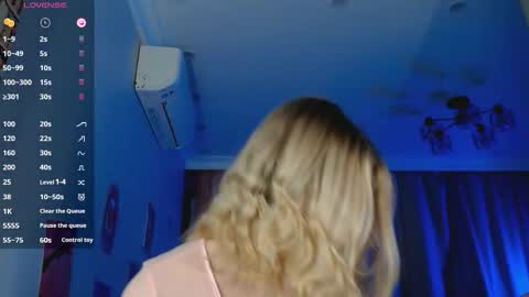 Snapshot of cassie_hunter chatting on 12, 11, 2025 Cassy Hunter online show from 12, 11, 2025