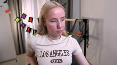 Cassie online show from 20, 10, 2025