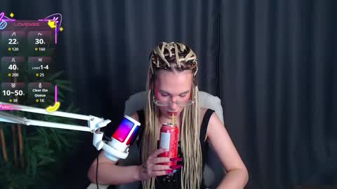 Snapshot of cassiemich chatting on 29, 11, 2025 Cassie online show from 29, 11, 2025