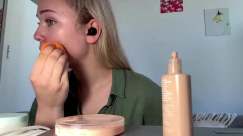 Olivia online show from 8, 4, 2026