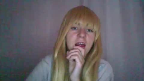 Snapshot of cat_2019 chatting on 29, 10, 2025 cat_2019 online show from 29, 10, 2025