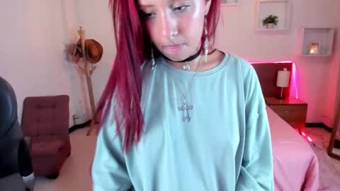 Snapshot of cat__moon__ chatting on 25, 10, 2025 Karol online show from 25, 10, 2025