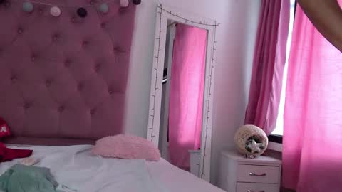 Snapshot of catalaia_stomm chatting on 7, 1, 2025 catalaia_stomm online show from 7, 1, 2025