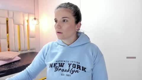 Snapshot of cataleya_sambrano chatting on 24, 9, 2025 Cataleya online show from 24, 9, 2025