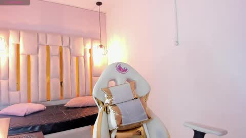 Snapshot of cataleya_sambrano chatting on 2, 10, 2025 Cataleya online show from 2, 10, 2025