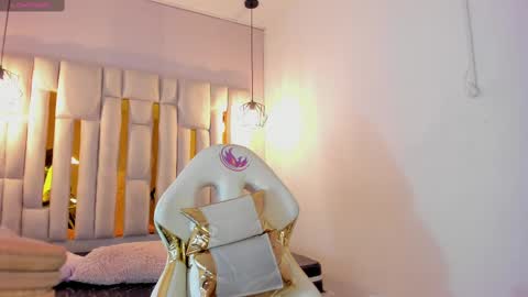 Snapshot of cataleya_sambrano chatting on 8, 10, 2025 Cataleya online show from 8, 10, 2025