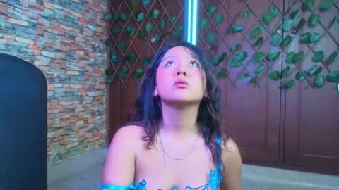 Snapshot of catalina_santana20 chatting on 12, 11, 2025 Catalina online show from 12, 11, 2025