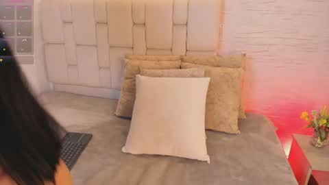 Snapshot of cate_gil chatting on 10, 7, 2026 cate online show from 10, 7, 2026