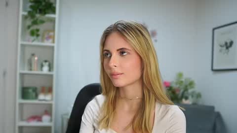 Snapshot of catecrago_ chatting on 4, 3, 2025 catecrago online show from 4, 3, 2025