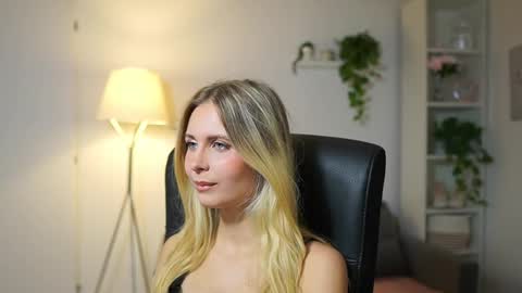 Snapshot of catecrago_ chatting on 9, 9, 2025 catecrago online show from 9, 9, 2025