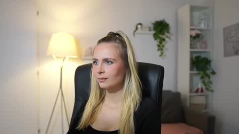 Snapshot of catecrago_ chatting on 25, 9, 2025 catecrago online show from 25, 9, 2025