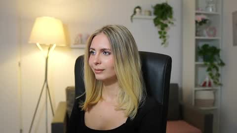 Snapshot of catecrago_ chatting on 6, 10, 2025 catecrago online show from 6, 10, 2025