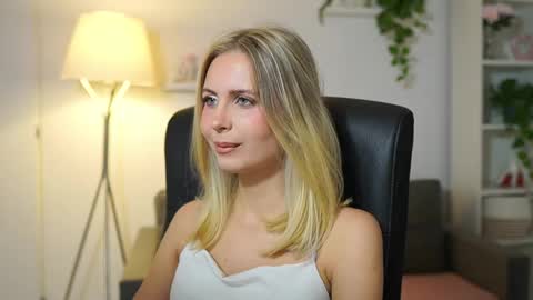 Snapshot of catecrago_ chatting on 7, 10, 2025 catecrago online show from 7, 10, 2025