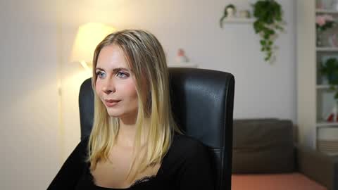 Snapshot of catecrago_ chatting on 10, 10, 2025 catecrago online show from 10, 10, 2025