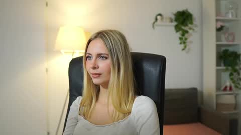 Snapshot of catecrago_ chatting on 14, 10, 2025 catecrago online show from 14, 10, 2025