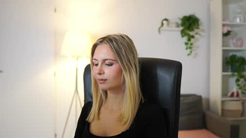 Snapshot of catecrago_ chatting on 17, 10, 2025 catecrago online show from 17, 10, 2025