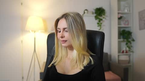 Snapshot of catecrago_ chatting on 5, 11, 2025 catecrago online show from 5, 11, 2025