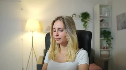 Snapshot of catecrago_ chatting on 6, 11, 2025 catecrago online show from 6, 11, 2025