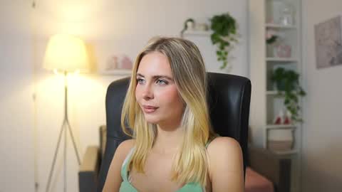 Snapshot of catecrago_ chatting on 11, 11, 2025 catecrago online show from 11, 11, 2025