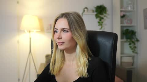 Snapshot of catecrago_ chatting on 25, 11, 2025 catecrago online show from 25, 11, 2025