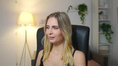 Snapshot of catecrago_ chatting on 27, 11, 2025 catecrago online show from 27, 11, 2025