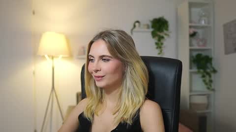 Snapshot of catecrago_ chatting on 2, 12, 2025 catecrago online show from 2, 12, 2025