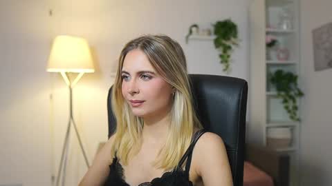 Snapshot of catecrago_ chatting on 5, 12, 2025 catecrago online show from 5, 12, 2025