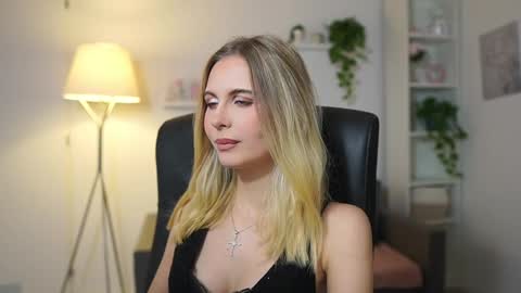 Snapshot of catecrago_ chatting on 15, 12, 2025 catecrago online show from 15, 12, 2025