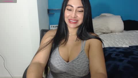 Snapshot of caterineloves chatting on 7, 1, 2025 katerine online show from 7, 1, 2025