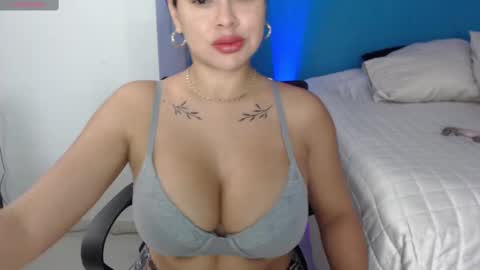 Snapshot of caterineloves chatting on 18, 2, 2025 katerine online show from 18, 2, 2025