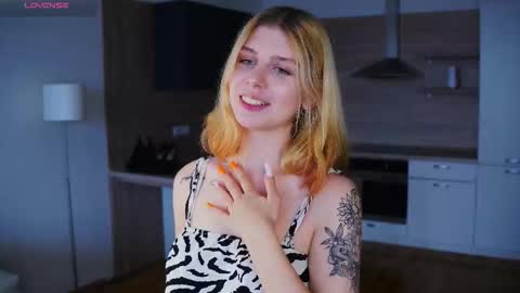 Snapshot of catharinehaeckel chatting on 17, 10, 2025 Katrin online show from 17, 10, 2025