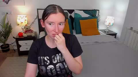 Snapshot of catherinewalls chatting on 6, 12, 2024 Catrin online show from 6, 12, 2024