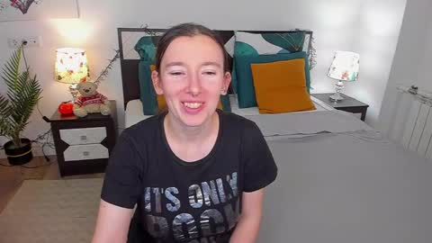 Snapshot of catherinewalls chatting on 6, 12, 2024 Catrin online show from 6, 12, 2024