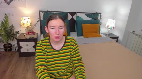 Snapshot of catherinewalls chatting on 17, 2, 2025 Catrin online show from 17, 2, 2025