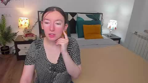 Snapshot of catherinewalls chatting on 18, 2, 2025 Catrin online show from 18, 2, 2025