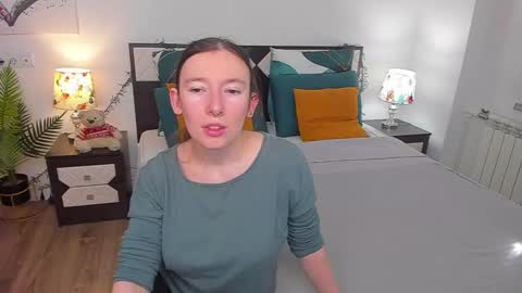 Snapshot of catherinewalls chatting on 24, 2, 2025 Catrin online show from 24, 2, 2025